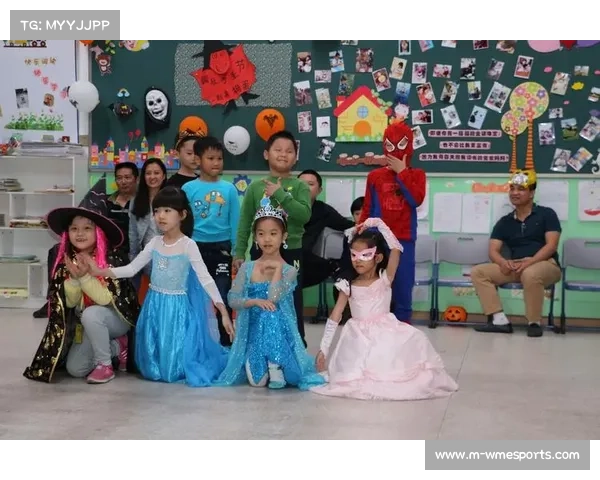 深圳珊蒂泉学校男篮区赛主场优势：全新AI篮球馆内气势如虹